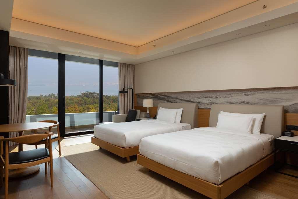 Ln Garden Hotel Nansha Guangzhou Room photo